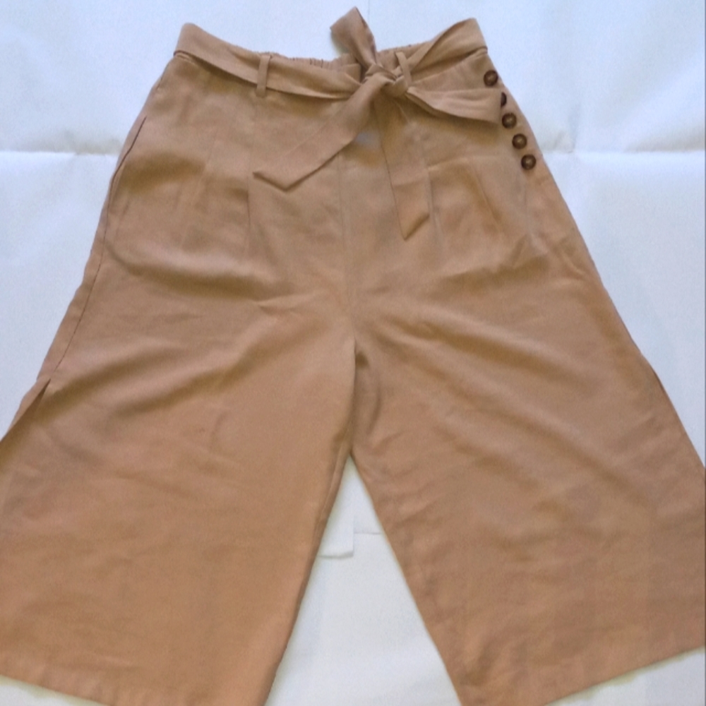 NWT BCBGeneration Wide-legged Tie Waist Cropped Pants, M, Beige